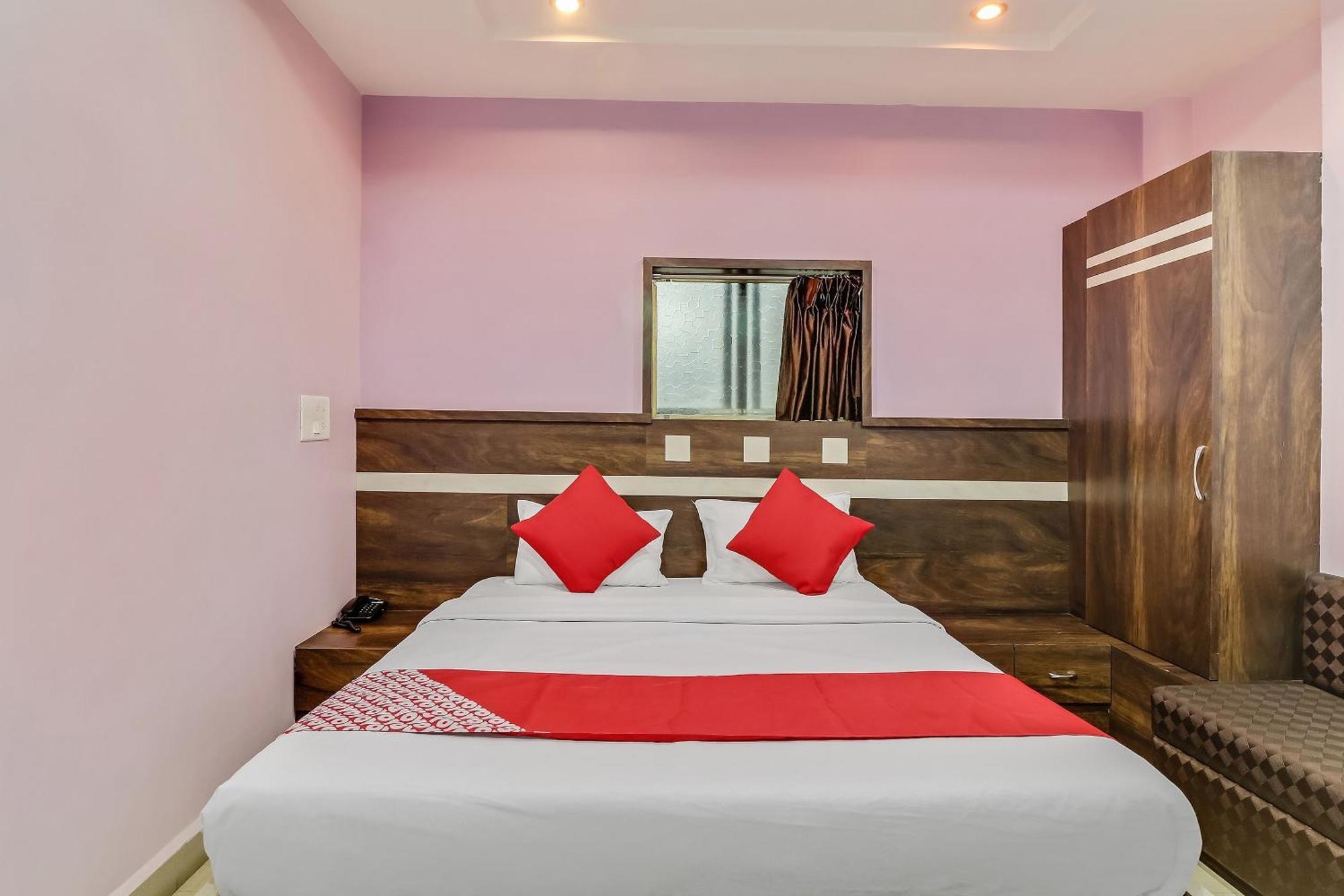 OYO 48685 Hotel Royal Raj Nandgaon Exterior foto