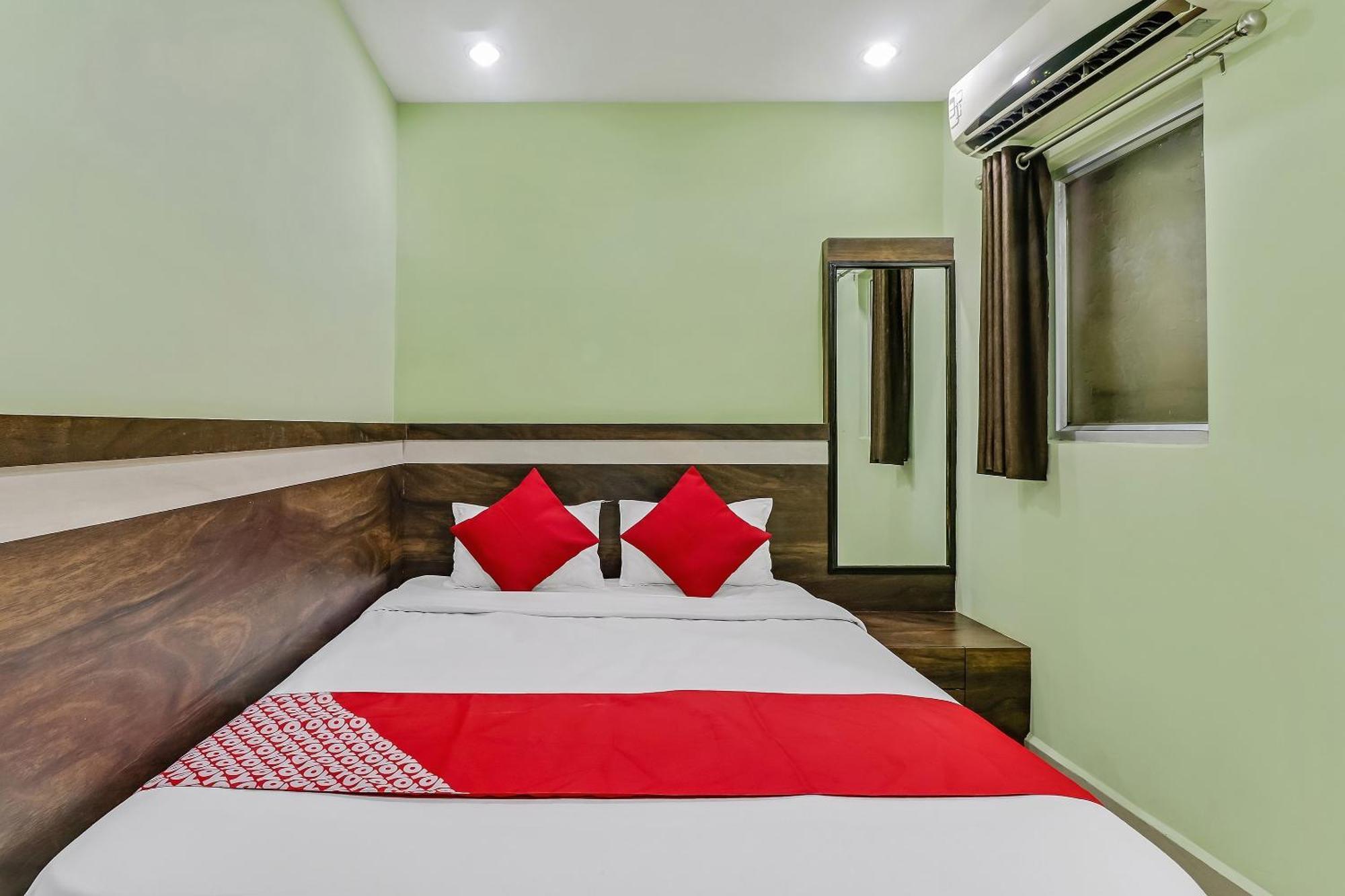 OYO 48685 Hotel Royal Raj Nandgaon Exterior foto