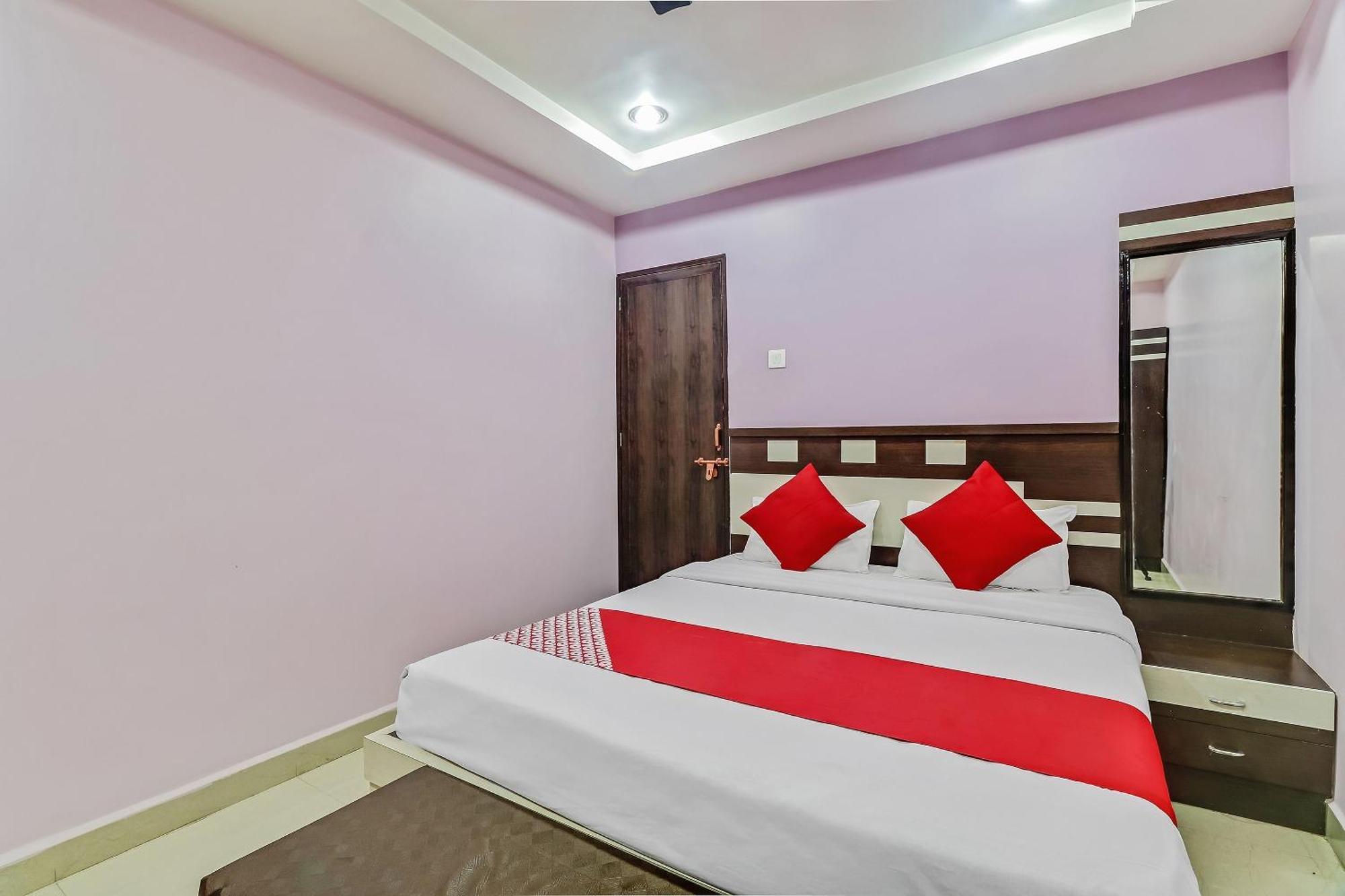 OYO 48685 Hotel Royal Raj Nandgaon Exterior foto